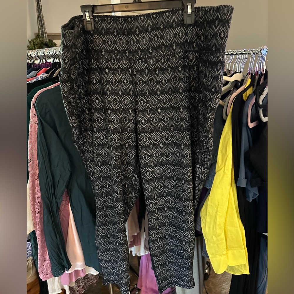 LIVI Lane Bryant sz 26/28 26 28 black print leggings fitness
